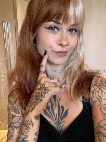SallyDinosaur nude photo 3