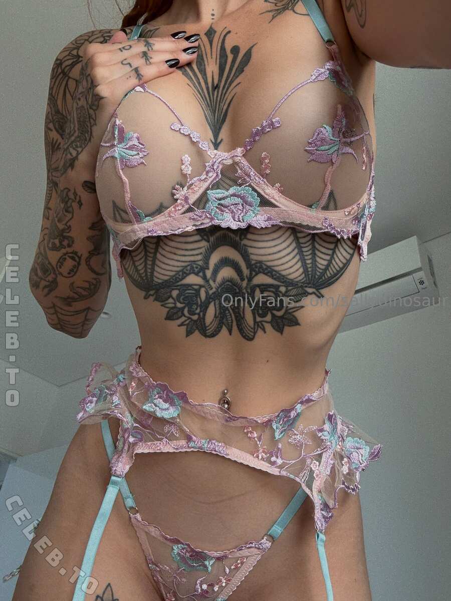 SallyDinosaur nude photo 3