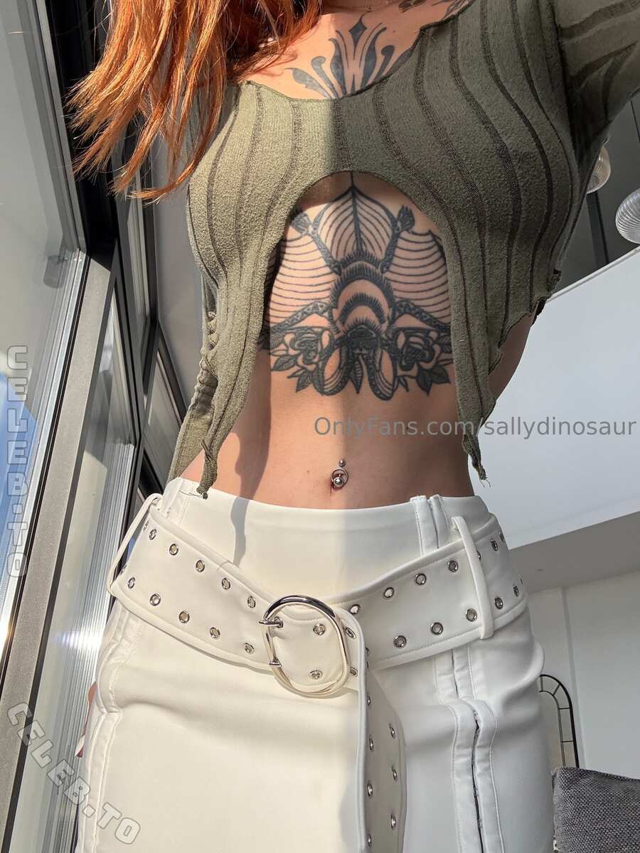 SallyDinosaur nude photo 2