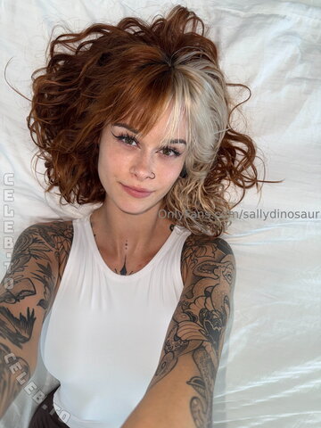 SallyDinosaur nude photo 7