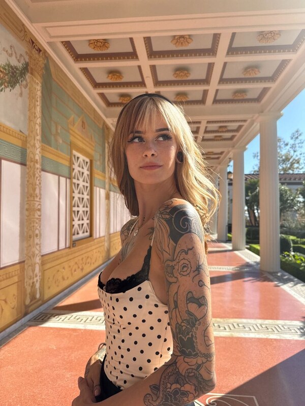 SallyDinosaur nude photo 2