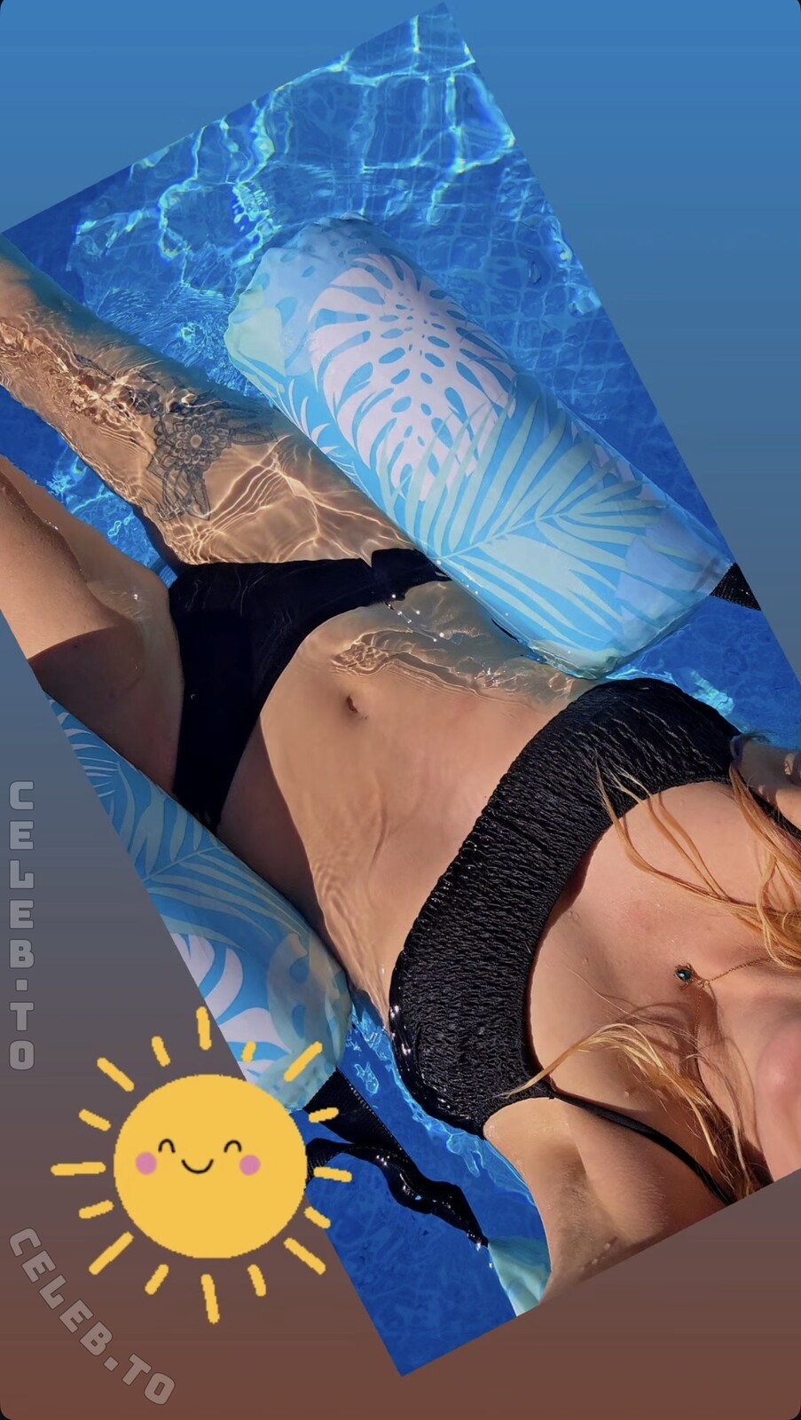 Sallyisgaming nude photo 2