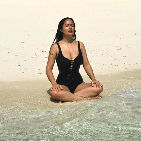 Salma Hayek Hot (21 photos)