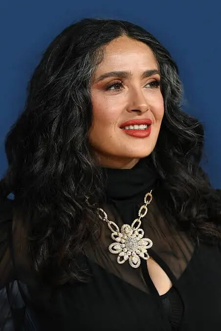 Salma Hayek nude photo 5