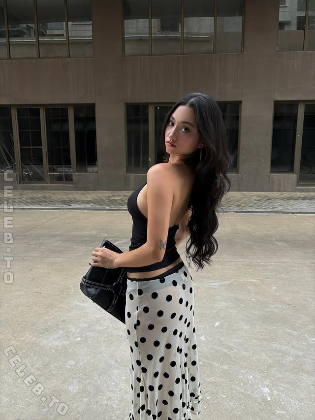 Salysaouk nude photo 6