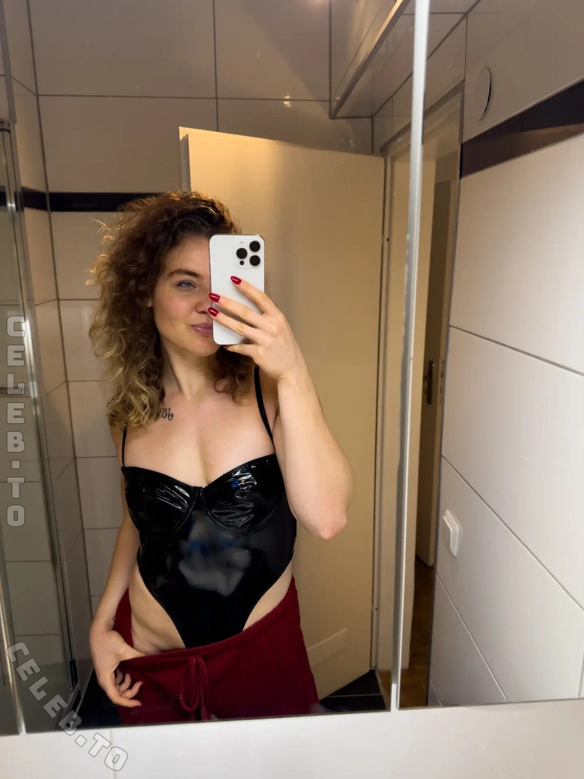 Samantha Herfert nude photo 5