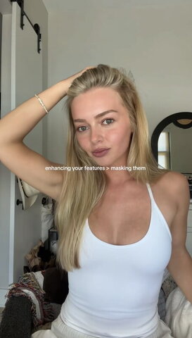 Samantha Riehl nude photo 8