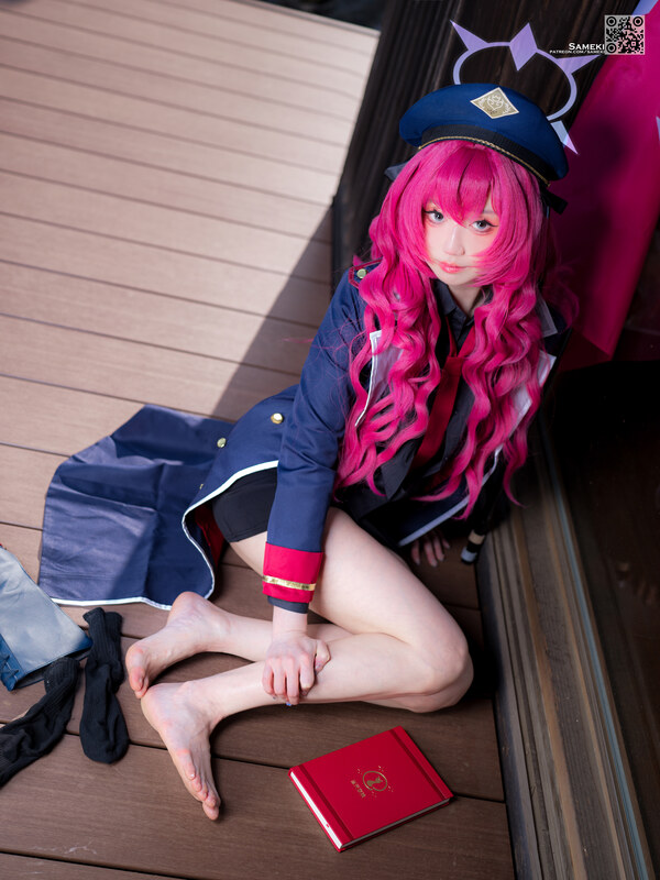 Sameki nude photo 5