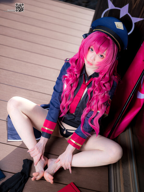 Sameki nude photo 17