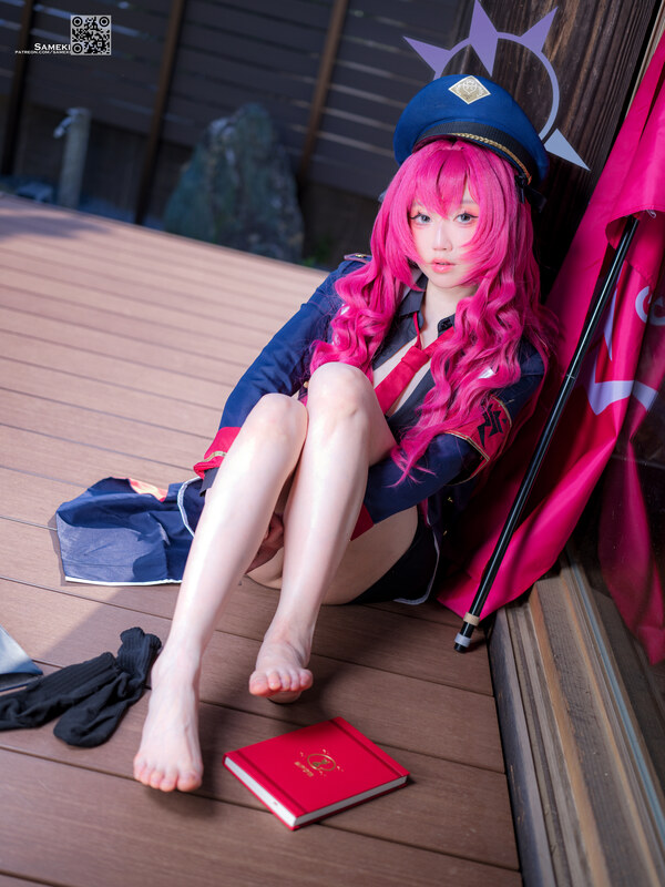 Sameki nude photo 18