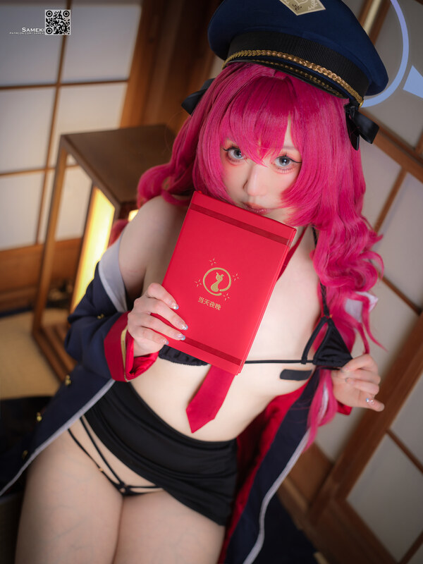 Sameki nude photo 33