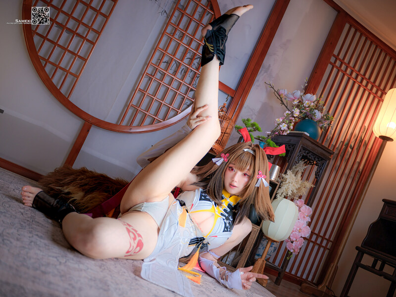 Sameki nude photo 9