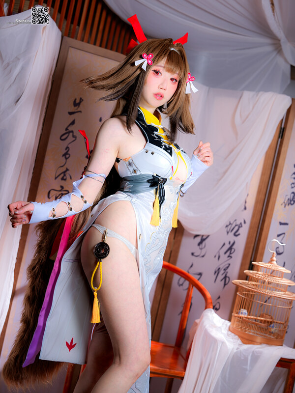 Sameki nude photo 21
