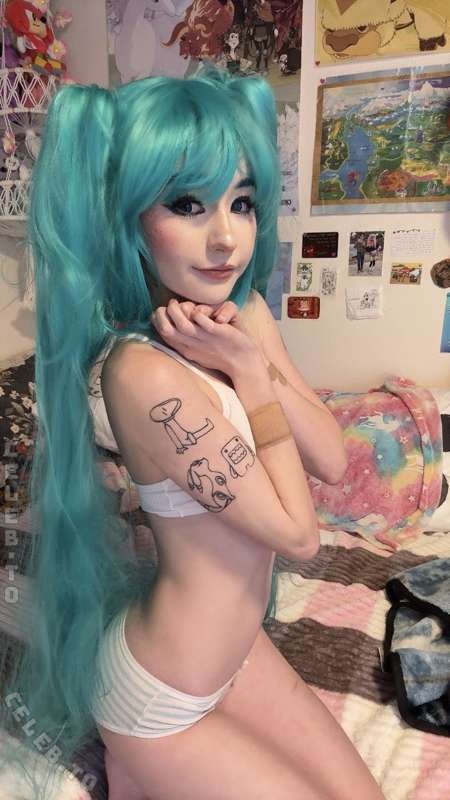 Sammynoodlesoup nude photo 3