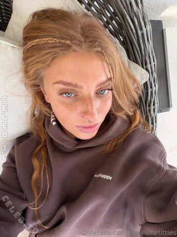 Samnimetitties nude photo 18
