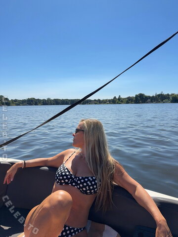 Sandra Balys – New Insta post in bikini