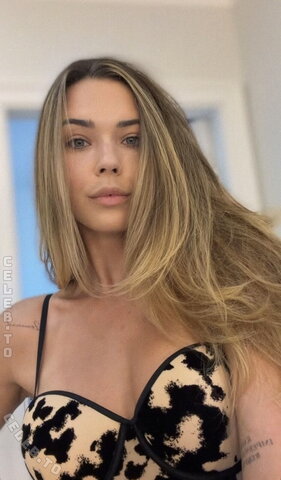 Sandra Kubicka nude photo 4