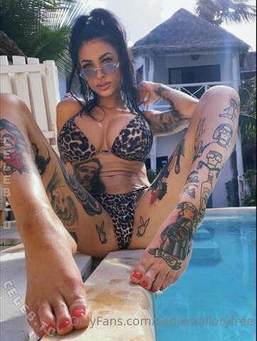 Sania Mallory aka. hotrodsania nude photo 13