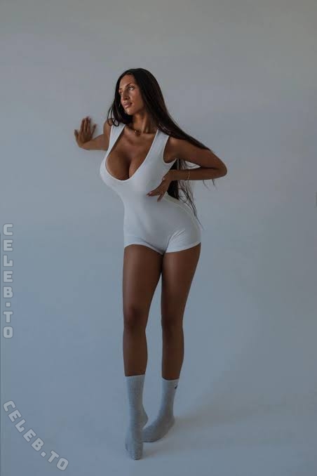 Sanidaca nude photo 2