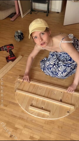 Saniskates nude photo 13
