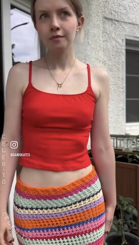 Saniskates nude photo 6