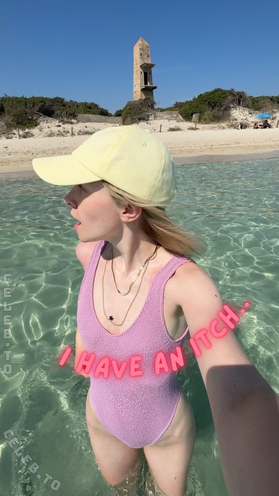 Saniskates nude photo 12
