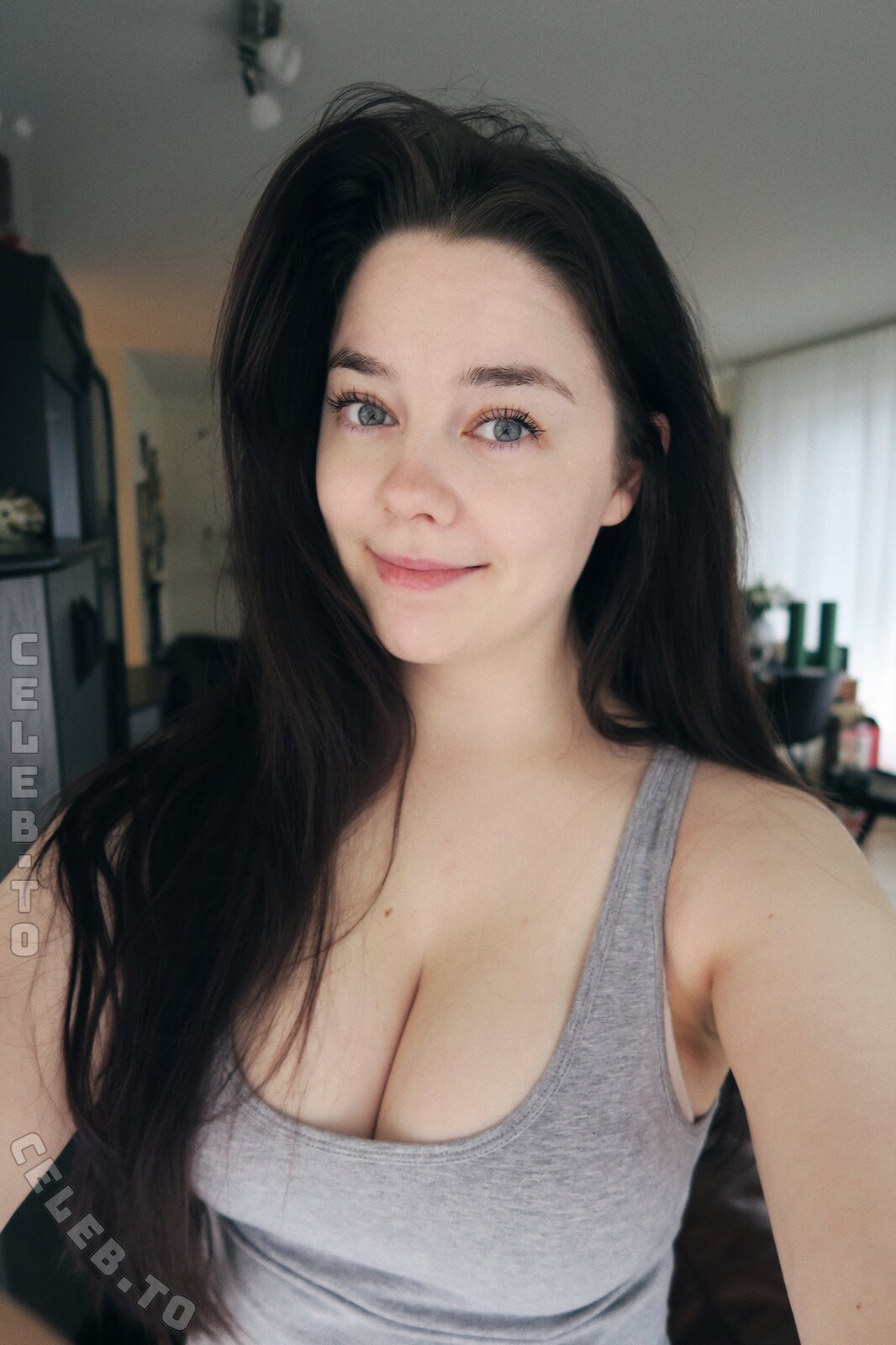 Sanxyra nude photo 1