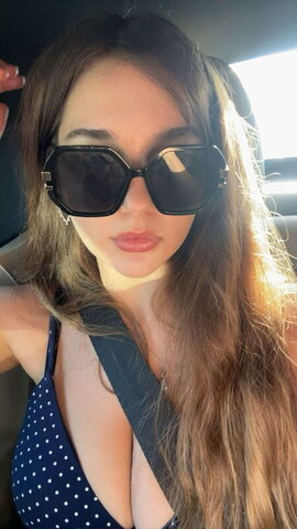 Sara Dobrik nude photo 40