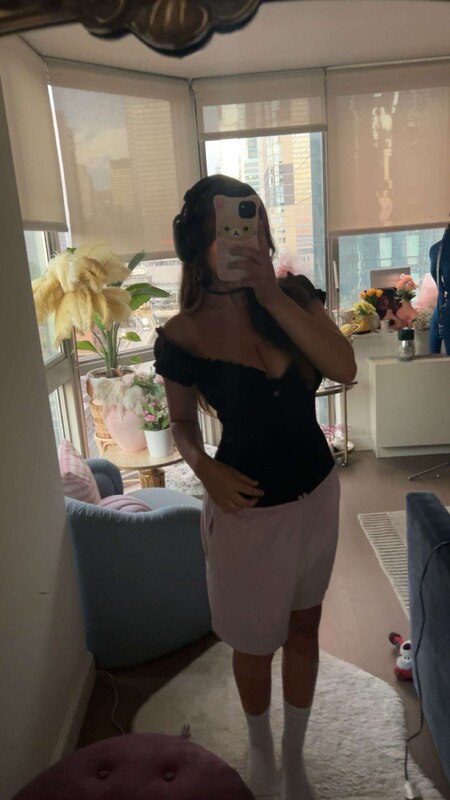 Sara Dobrik nude photo 2