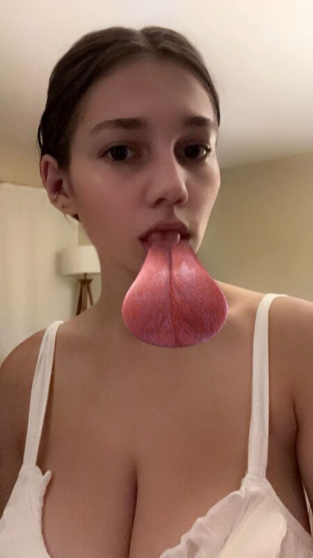 Sara Dobrik nude photo 6
