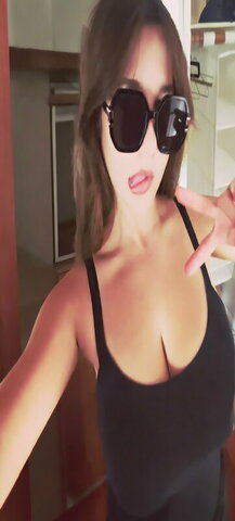Sara Dobrik nude photo 8