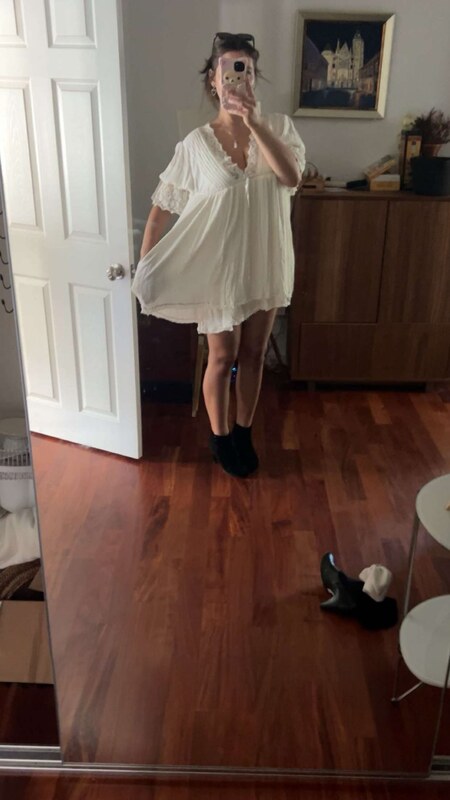 Sara Dobrik nude photo 3