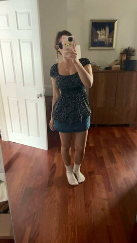 Sara Dobrik nude photo 3