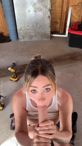 Sara Jean Underwood nude photo 17