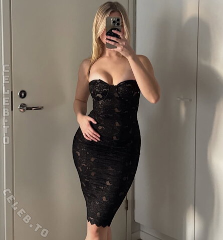 Sara Manner nude photo 11