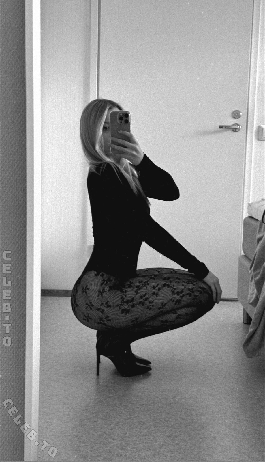 Sara Manner nude photo 5