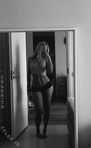 Sara Manner Hot (1 photo)