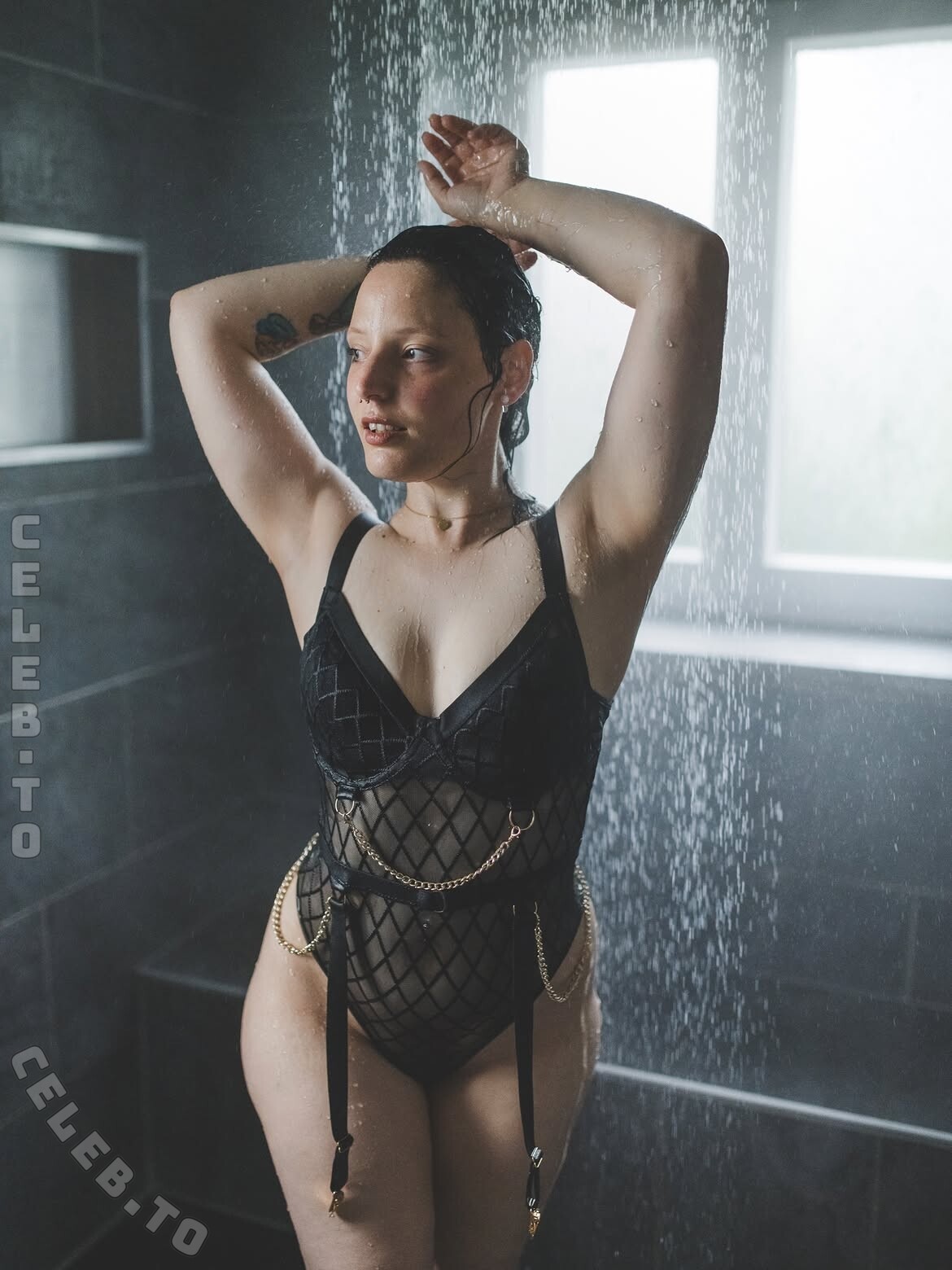 Sara Meier nude photo 12