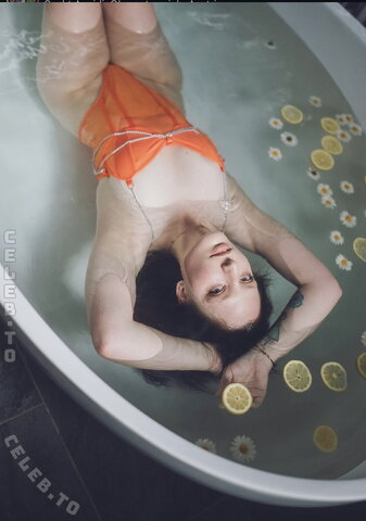 Sara Meier nude photo 19