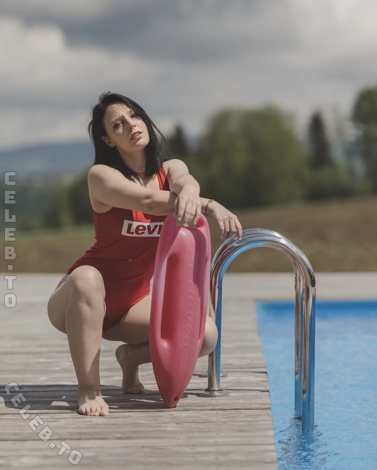 Sara Meier nude photo 12