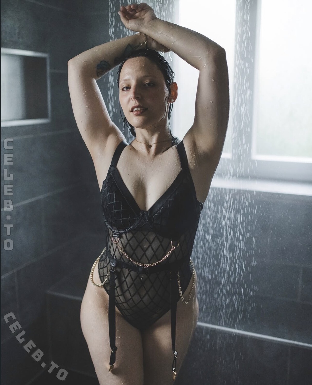 Sara Meier nude photo 20