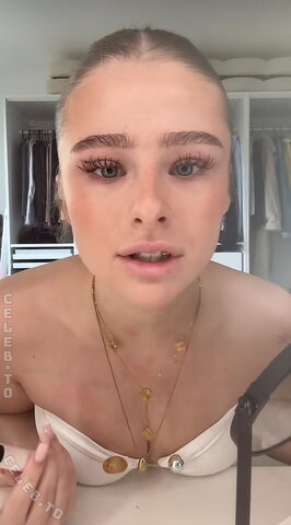 Sara Oliwia nude photo 2