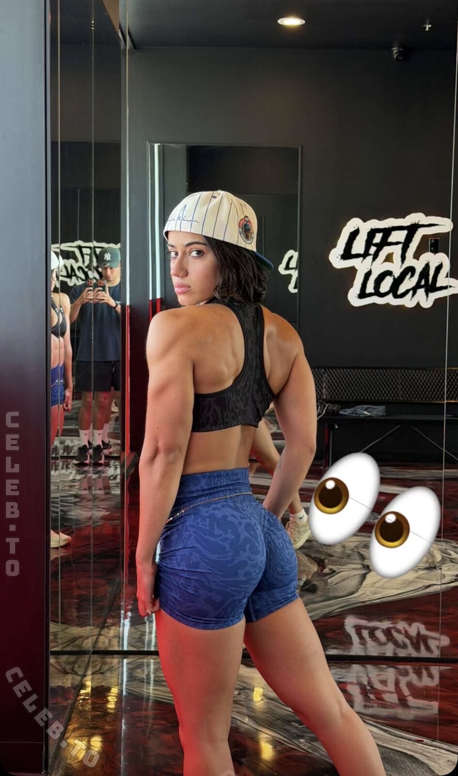 Sara Saffari nude photo 1