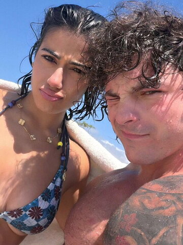 Sara Saffari Hot (1 photo)