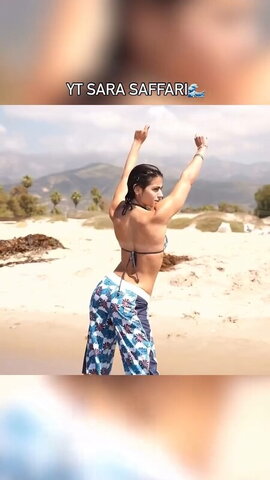Sara Saffari nude photo 36