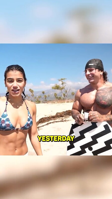 Sara Saffari nude photo 3