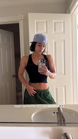 Sara Saffari New (5 photos)