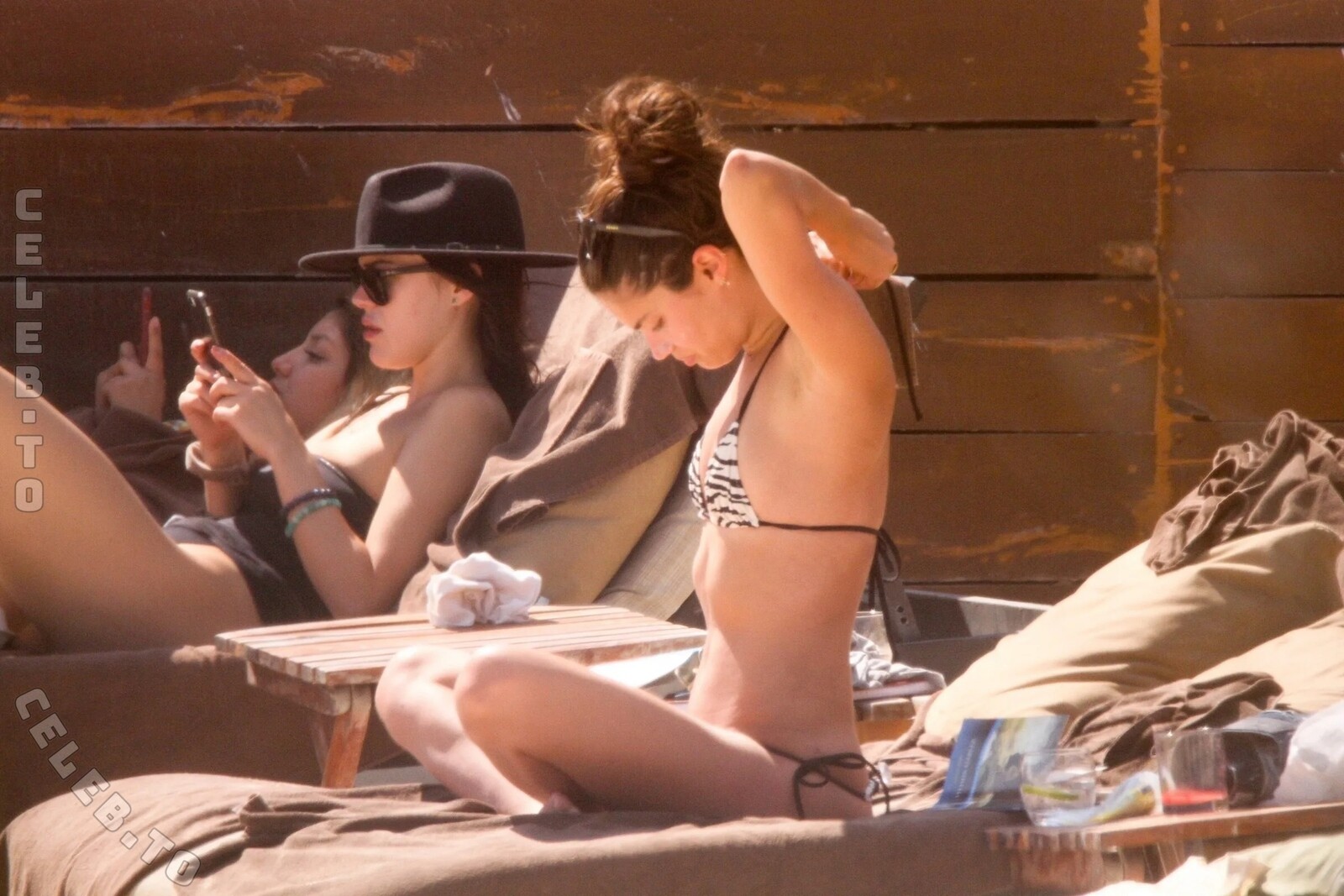 Sara Sampaio nude photo 3