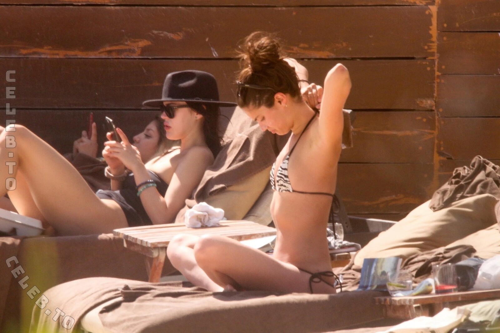 Sara Sampaio nude photo 21