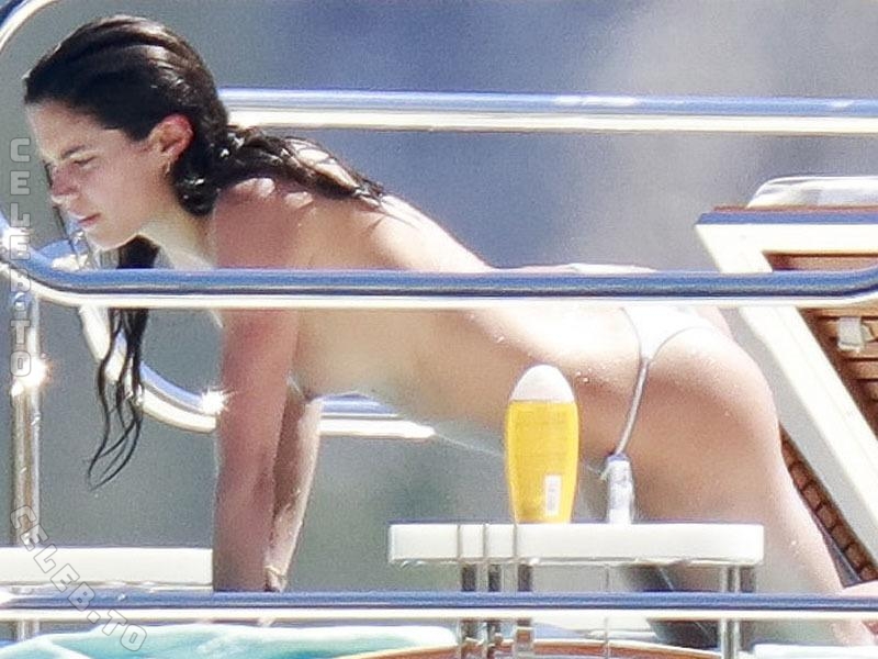 Sara Sampaio nude photo 4